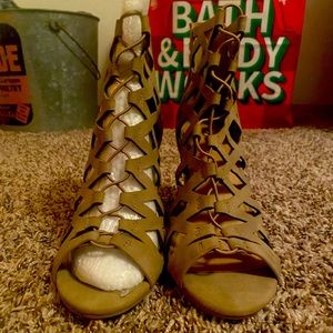 Tan heeled shoes size 9